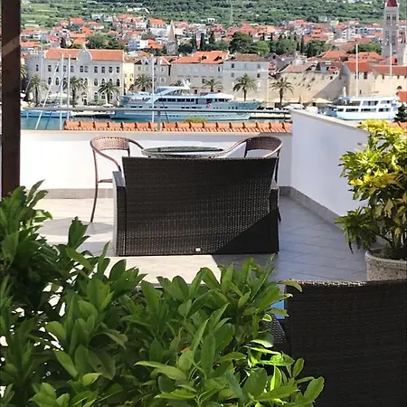 Orlic1 Gasthuis Trogir